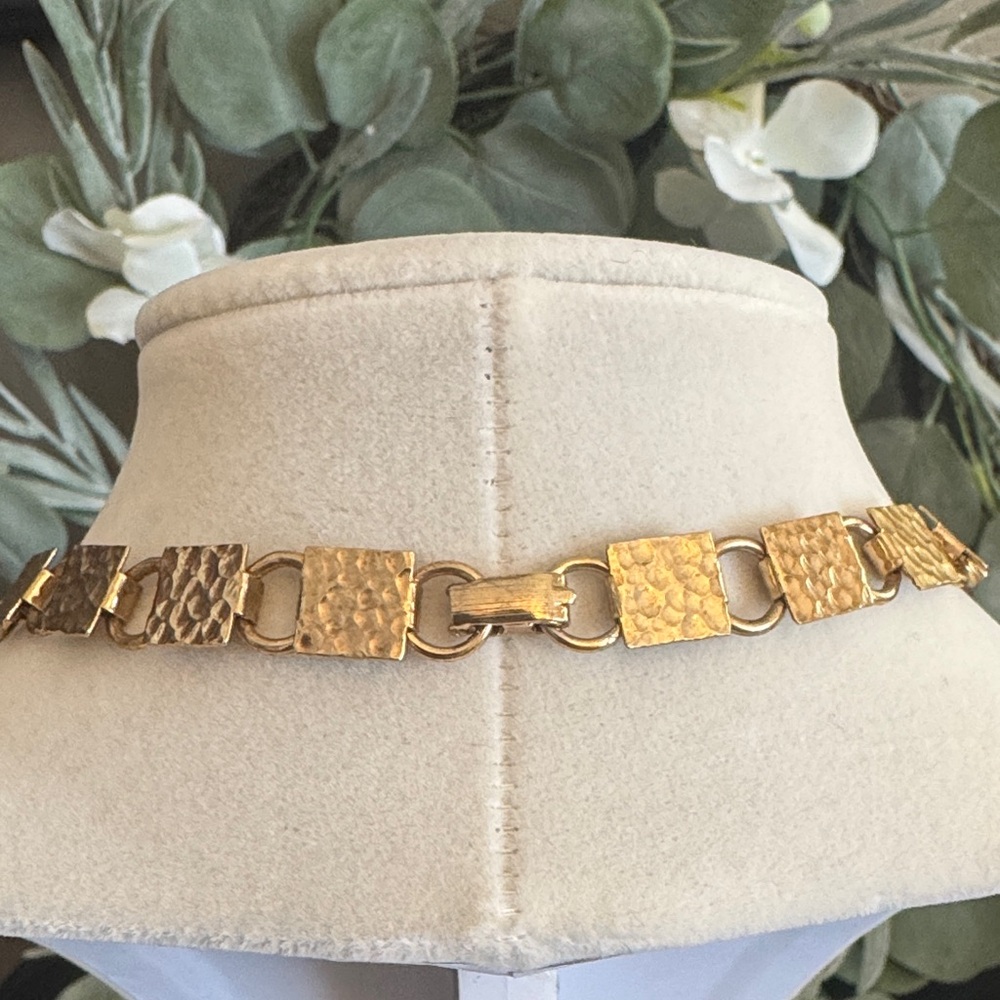 Vintage Gold Tone Statement Necklace Ornate Pendant Boho Victorian Revival - Picture 3 of 3